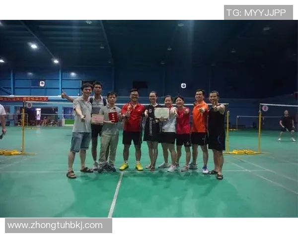 北京羽毛球队团队协作深度剖析与其他球队的对比研究 北京羽毛球队团队协作深度剖析与其他球队的对比研究